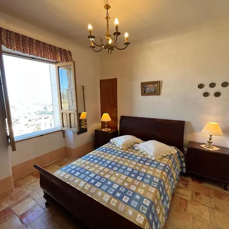 לינה וארוחת בוקר La Torre Blai *